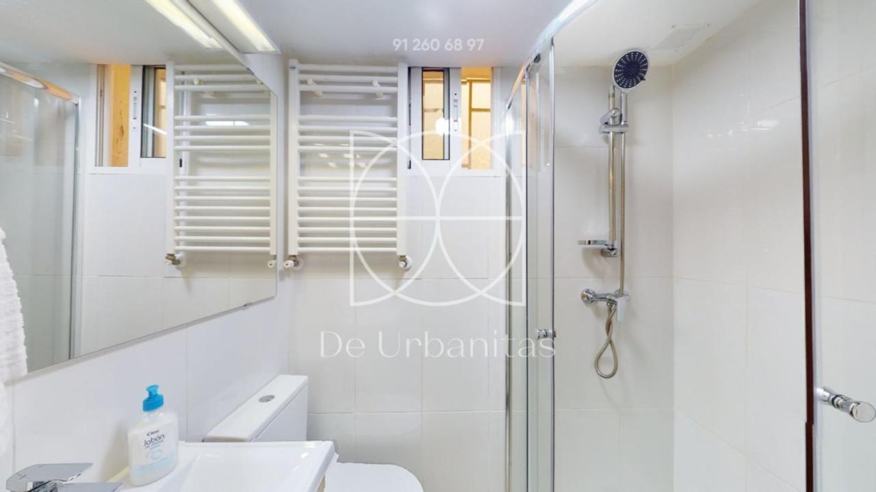 Cozy Apartment In Malasana For 4 Pax - Velarde Madrid Buitenkant foto